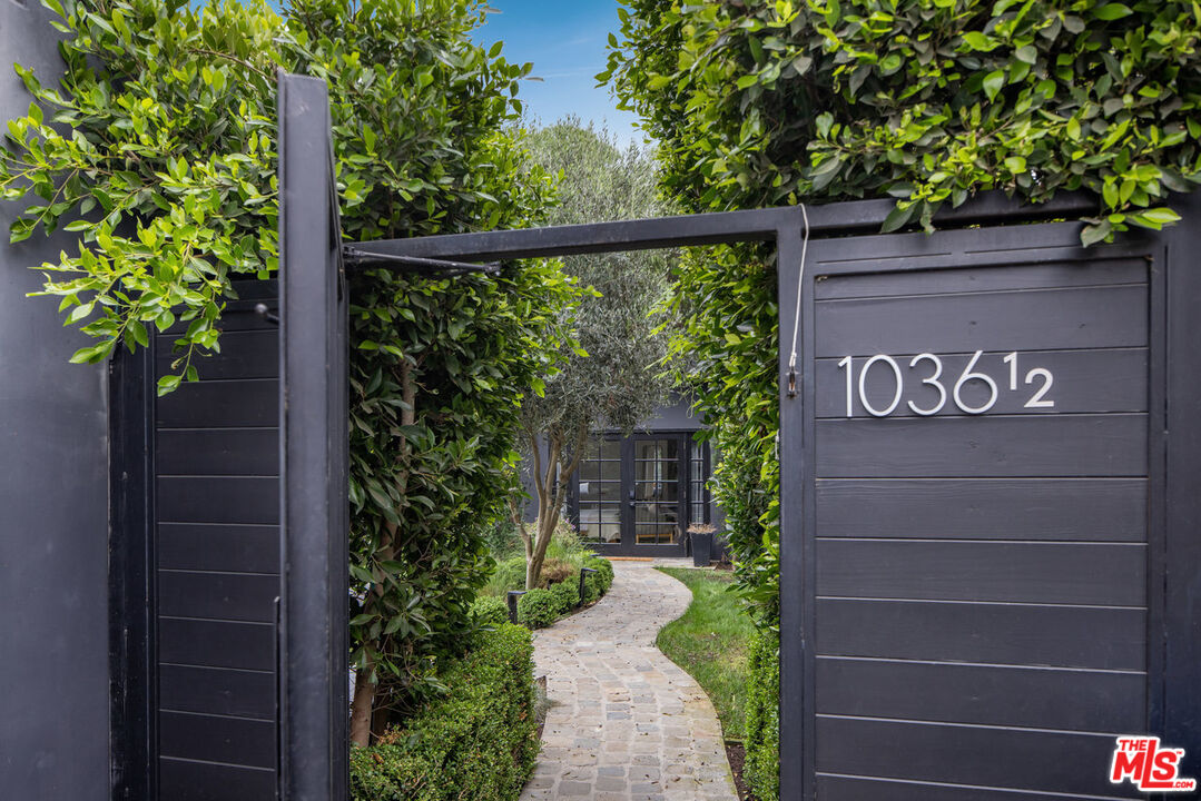 1036 Marco Place Venice, CA 90291 - Photo 29 of 35