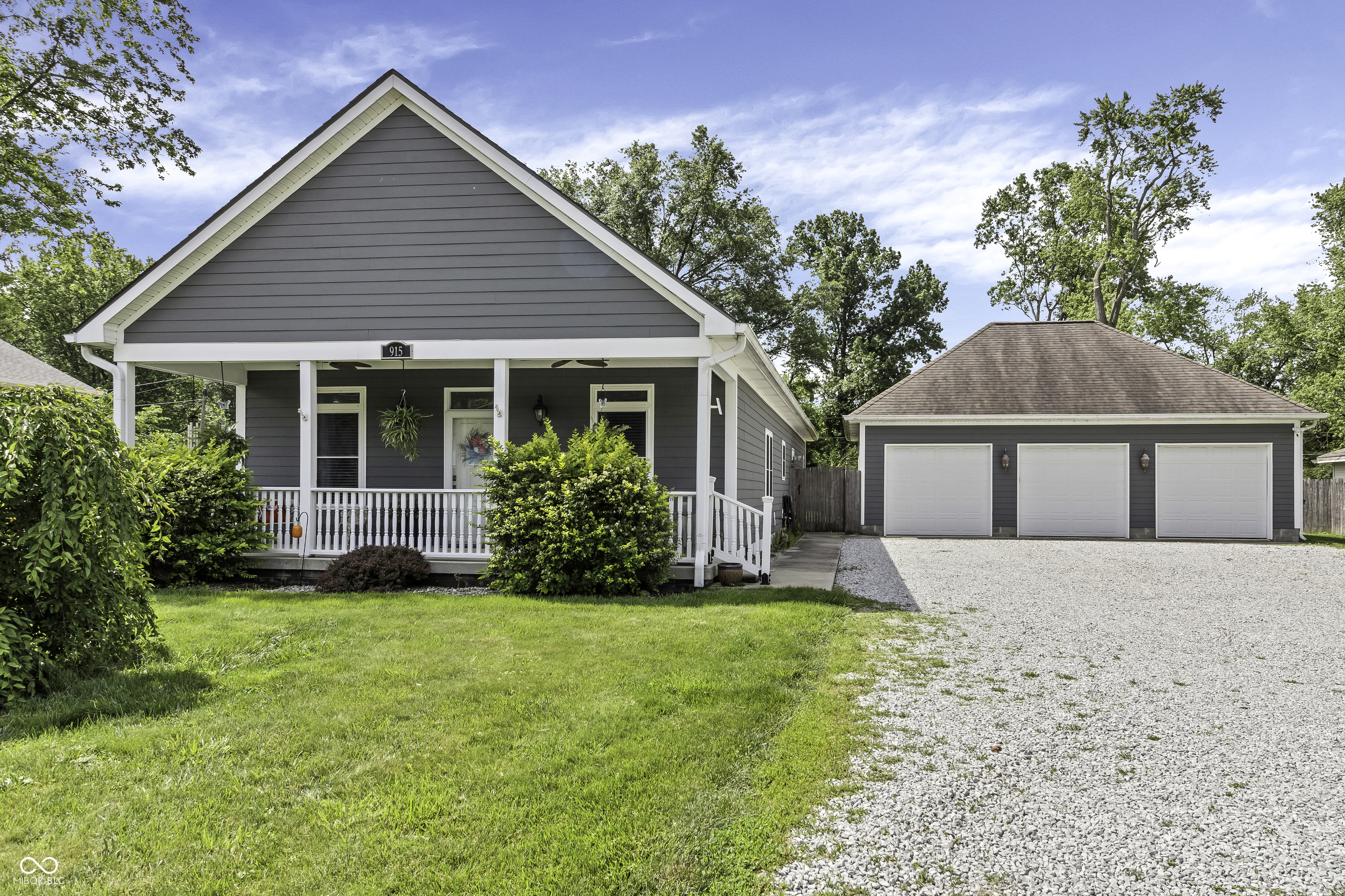 915 Thompson Road Indianapolis, IN 46227 - Photo 1 of 43 Gallery Image 1