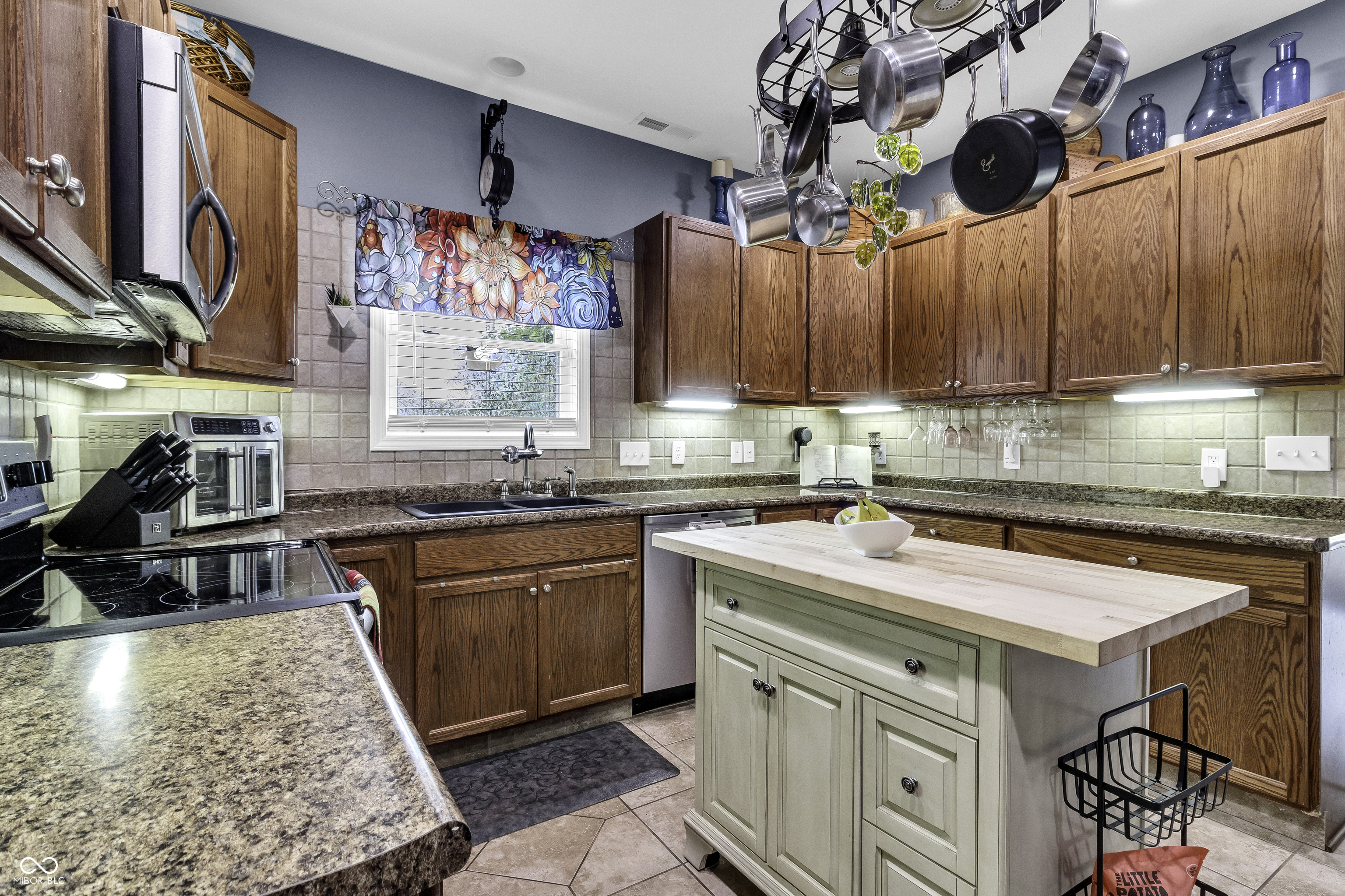 915 Thompson Road Indianapolis, IN 46227 - Photo 13 of 43 Gallery Image 13