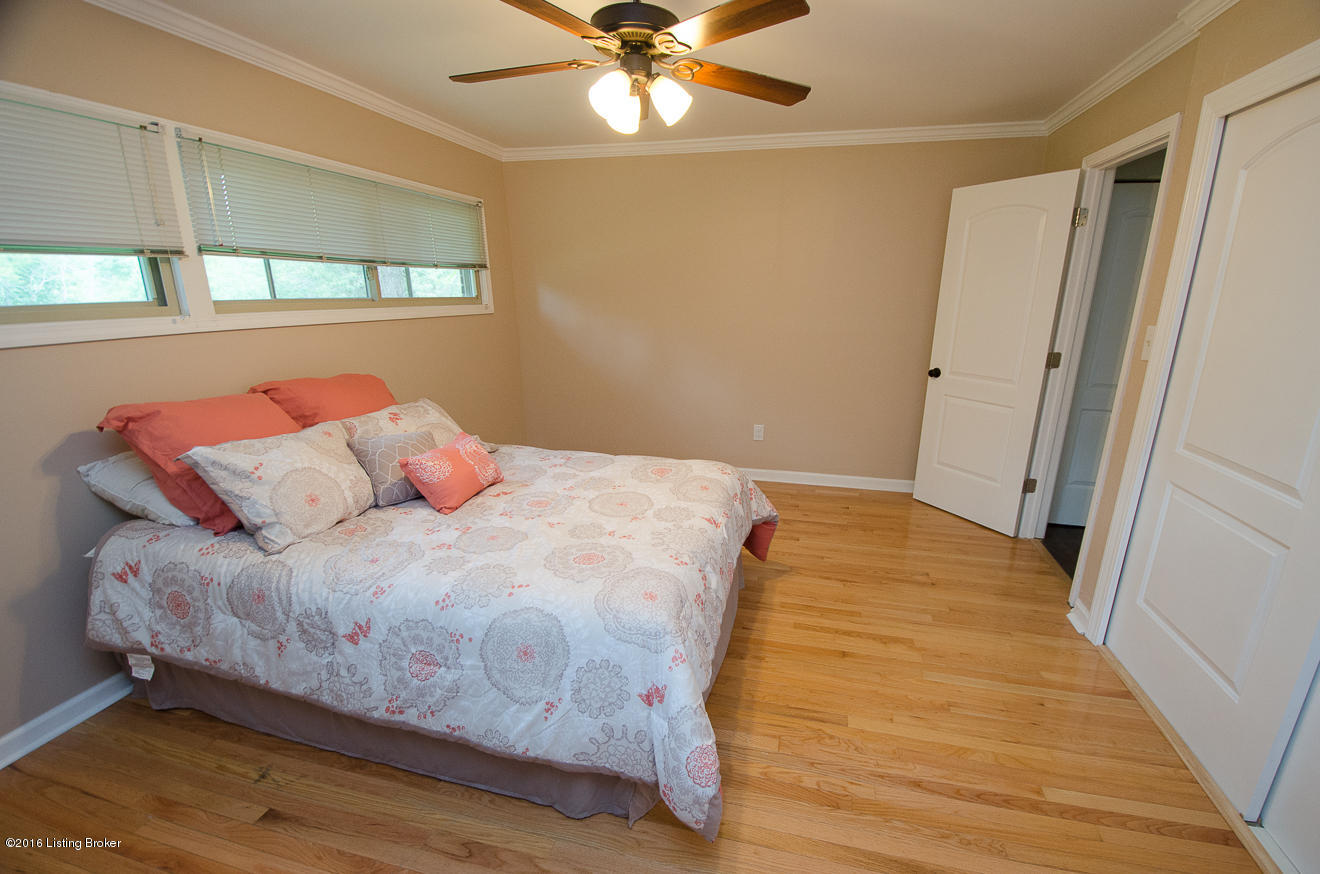 4915 Chenoweth Run Road Louisville, KY 40299 - Photo 22 of 60 21