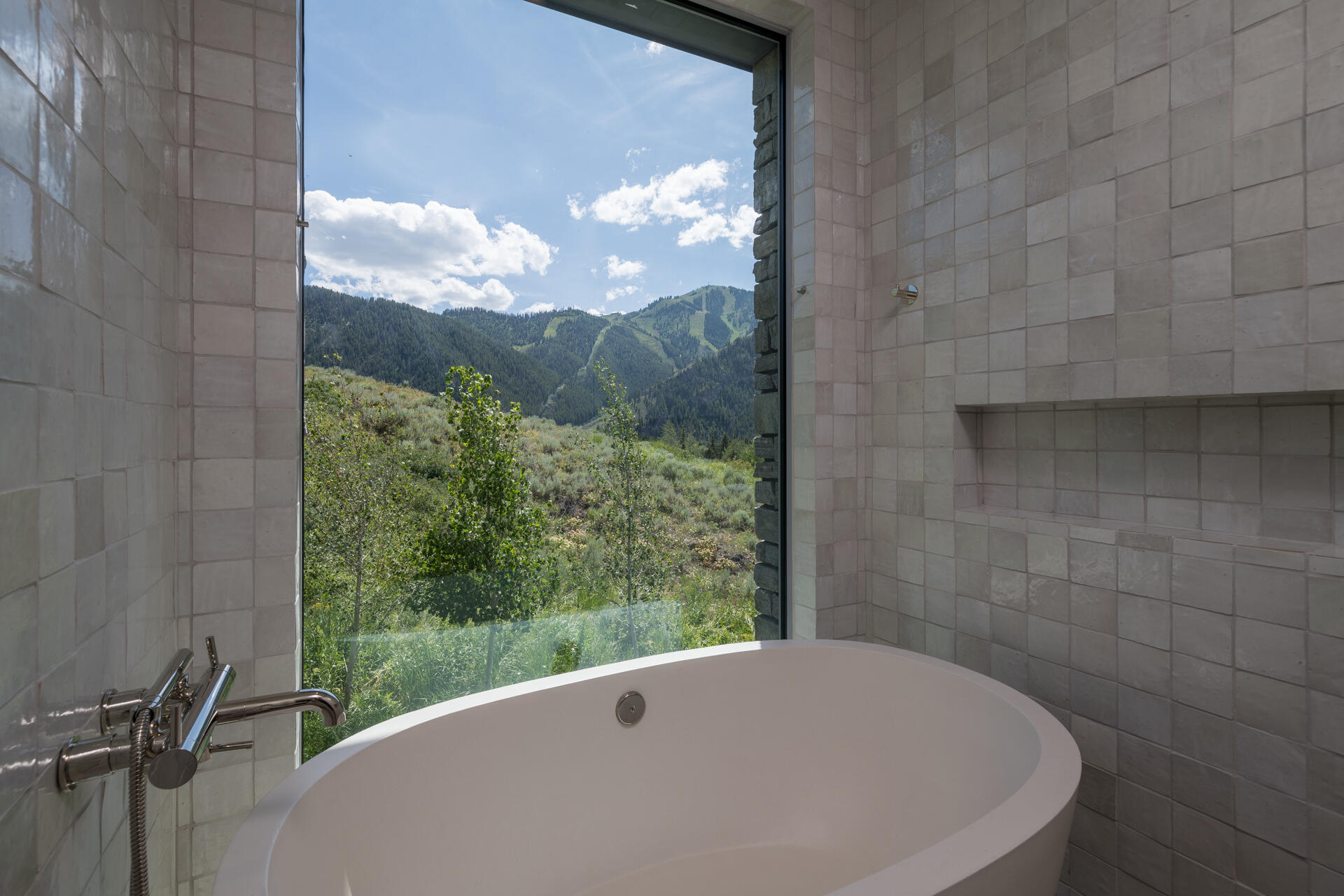 220 Lava Street Ketchum, ID 83340 - Photo 42 of 71 Tub View