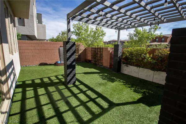 $3,400 | 11331 Gravitation Drive, Las Vegas, NV 89135