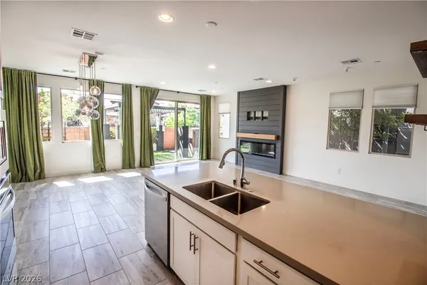 $3,400 | 11331 Gravitation Drive, Las Vegas, NV 89135