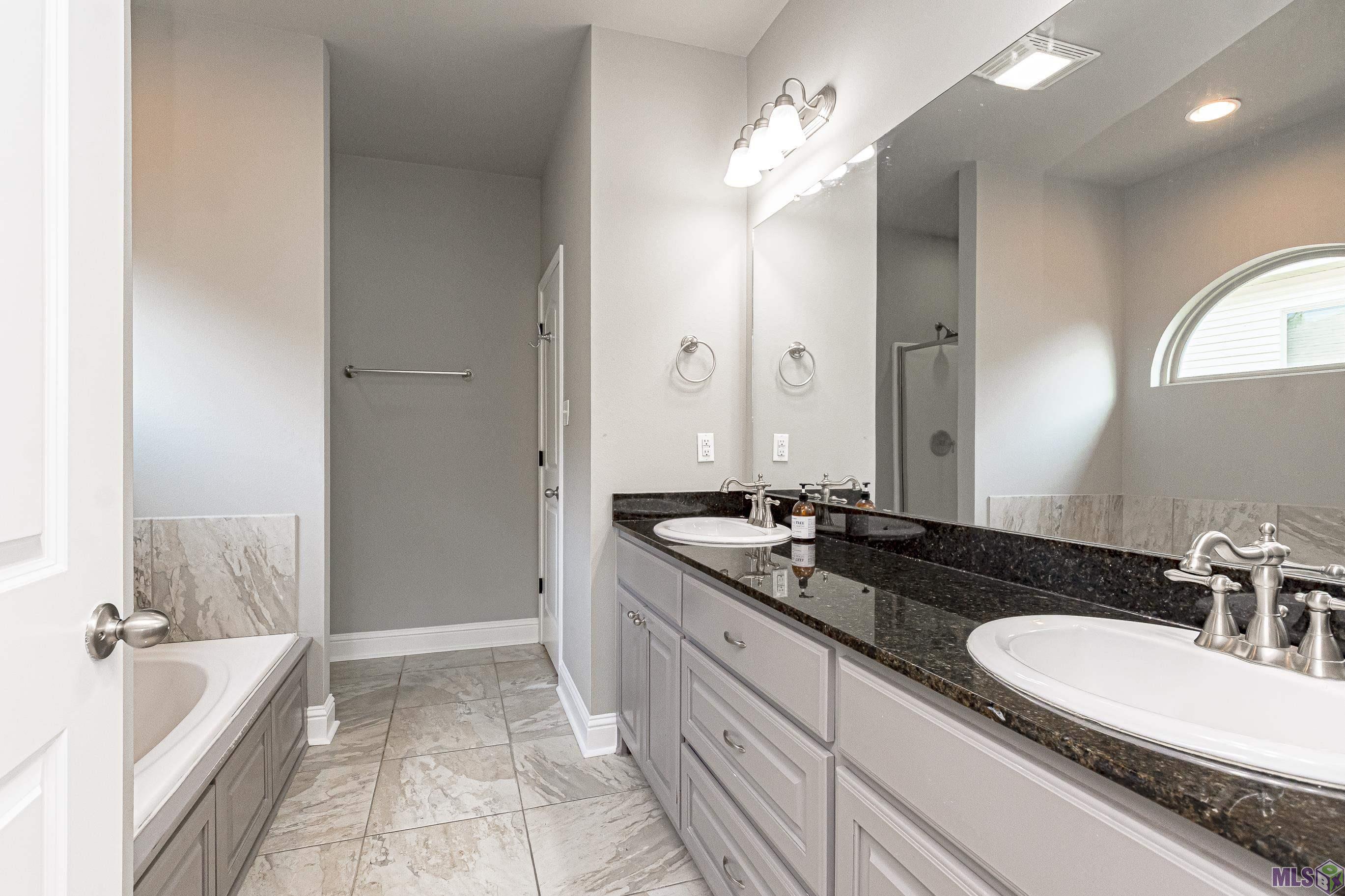 33618 Browning Road Denham Springs, LA 70706 - Photo 16 of 21 primary bathroom