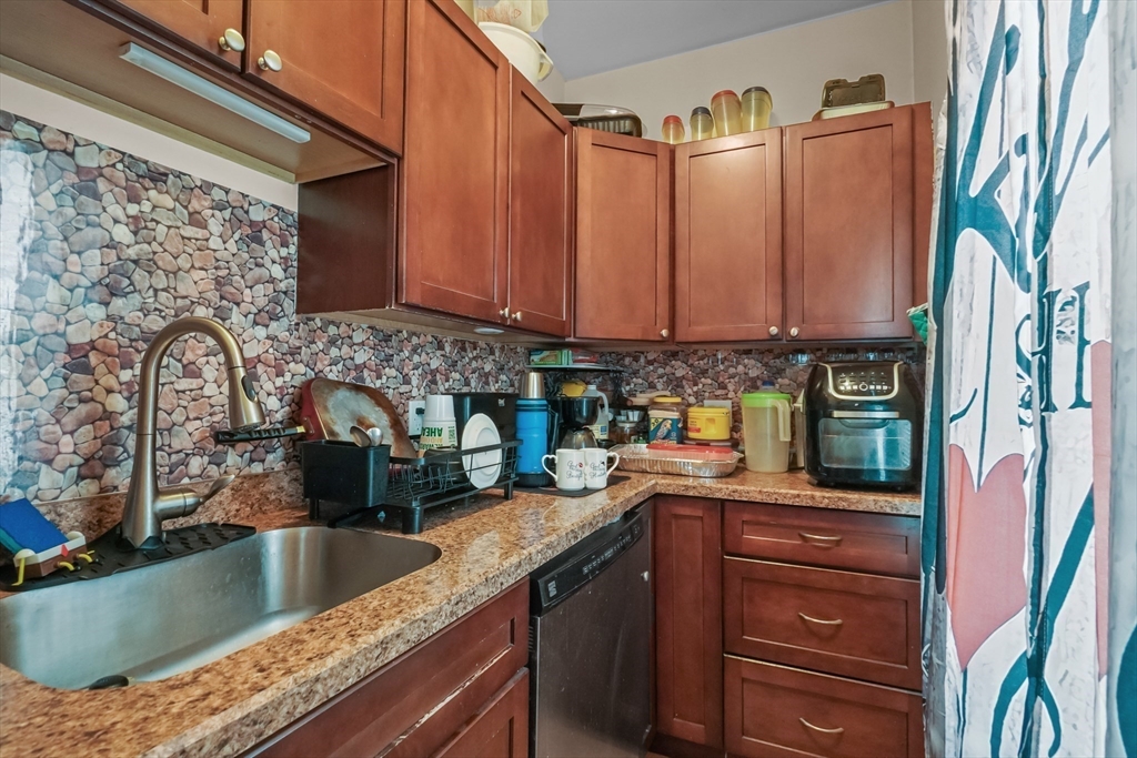 41 Tatman Street Worcester, MA 01607 - Photo 37 of 42