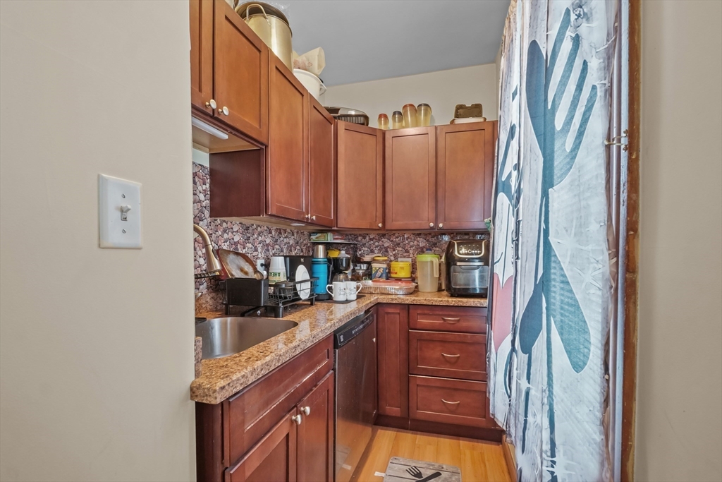 41 Tatman Street Worcester, MA 01607 - Photo 38 of 42