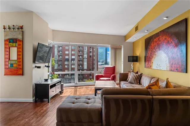 $355,000 | 3475 Oak Valley Road Northeast, Unit 470, Atlanta, GA 30326