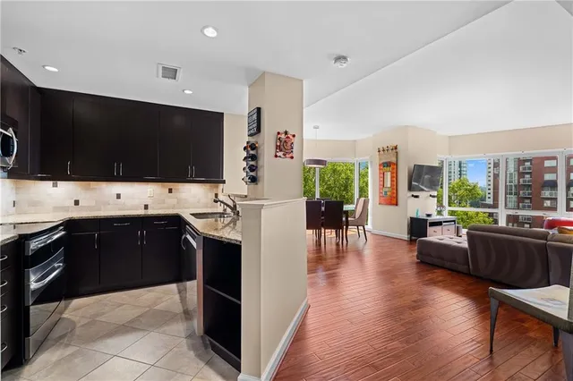 $355,000 | 3475 Oak Valley Road Northeast, Unit 470, Atlanta, GA 30326