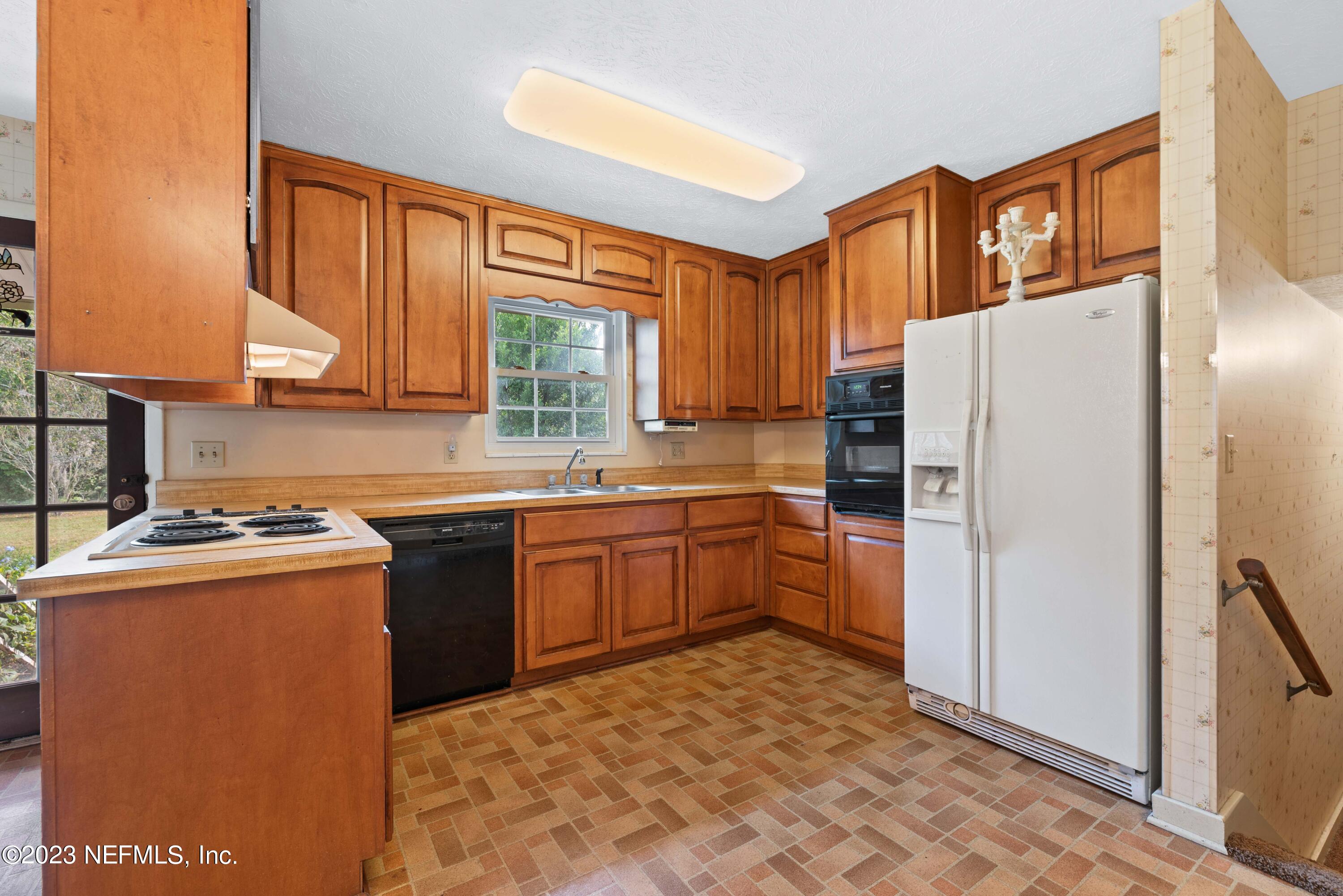 1635 Londonderry Road Jacksonville, FL 32210 - Photo 11 of 32 1635 Londonderry Rd-11