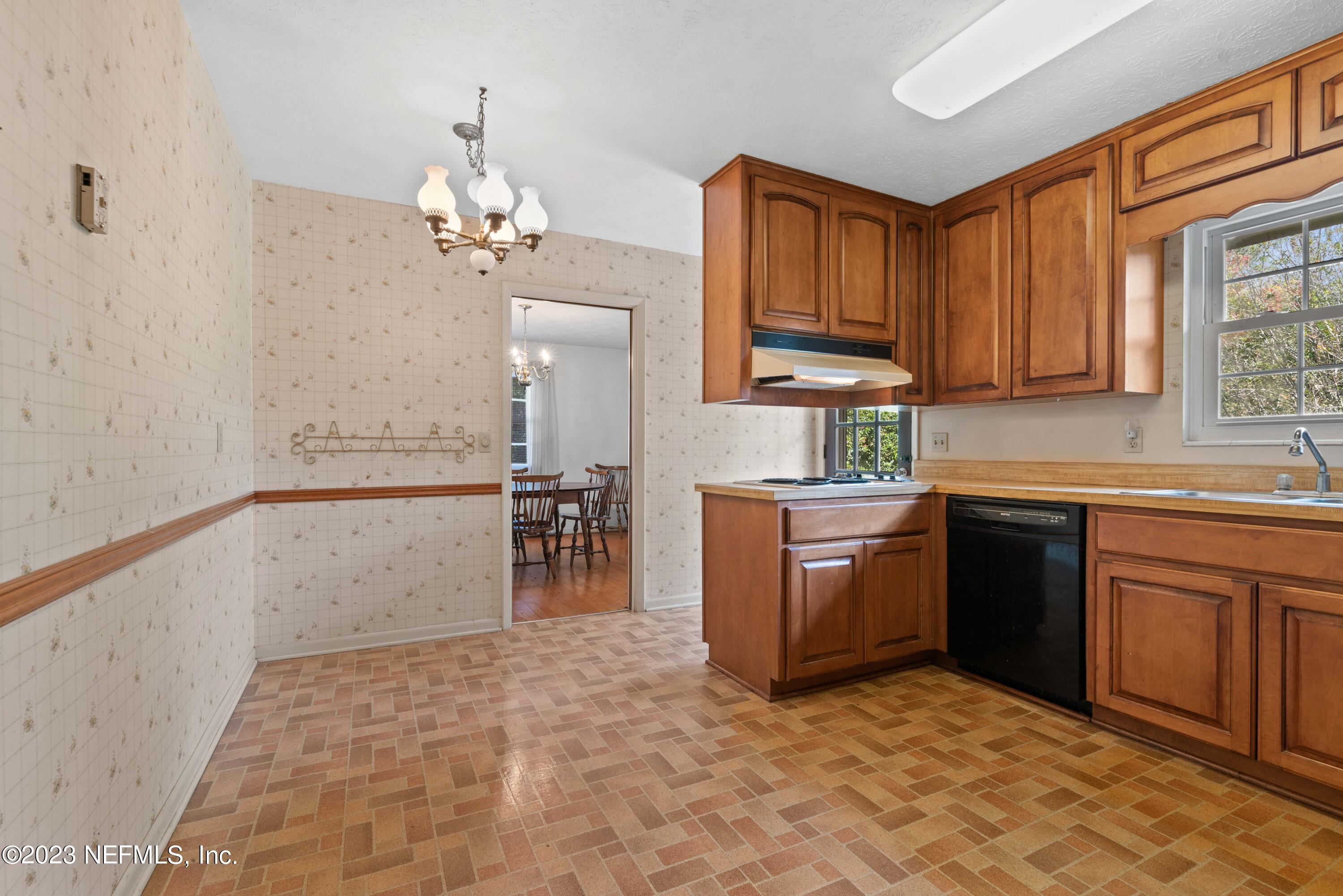 1635 Londonderry Road Jacksonville, FL 32210 - Photo 10 of 32 1635 Londonderry Rd-10