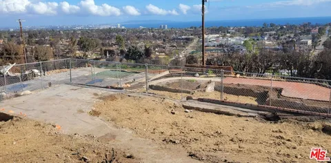 $2,750,000 | 15306 Mc Kendree Avenue, Pacific Palisades, CA 90272