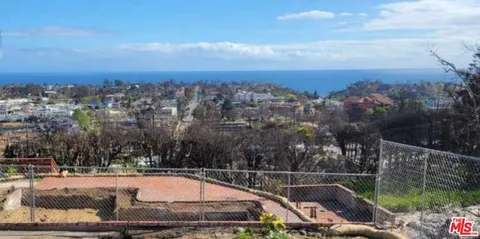 $2,750,000 | 15306 Mc Kendree Avenue, Pacific Palisades, CA 90272