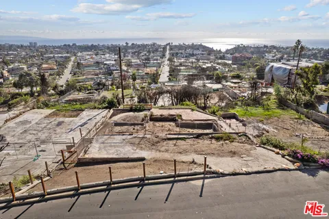 $2,750,000 | 15306 Mc Kendree Avenue, Pacific Palisades, CA 90272