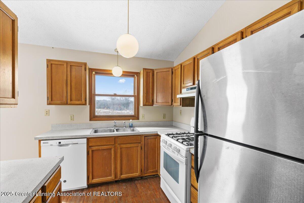 4760 Covert Road Onondaga, MI 49264 - Photo 12 of 34 14-Kitchen new 1