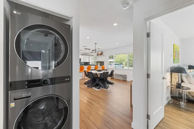 a view of living room washer and dryer