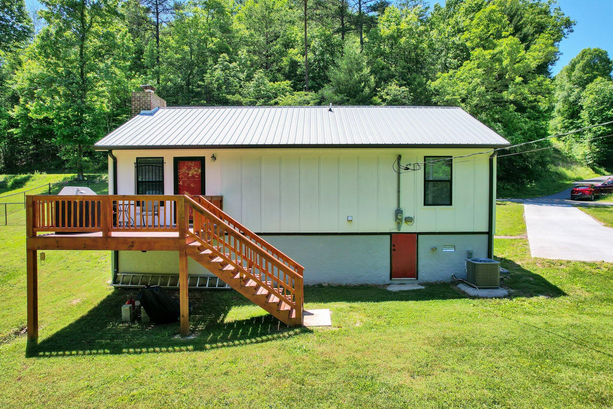 103 Dockery Road Tellico Plains, TN 37385 - Photo 3 of 34 6-web-or-mls-DJI_0378