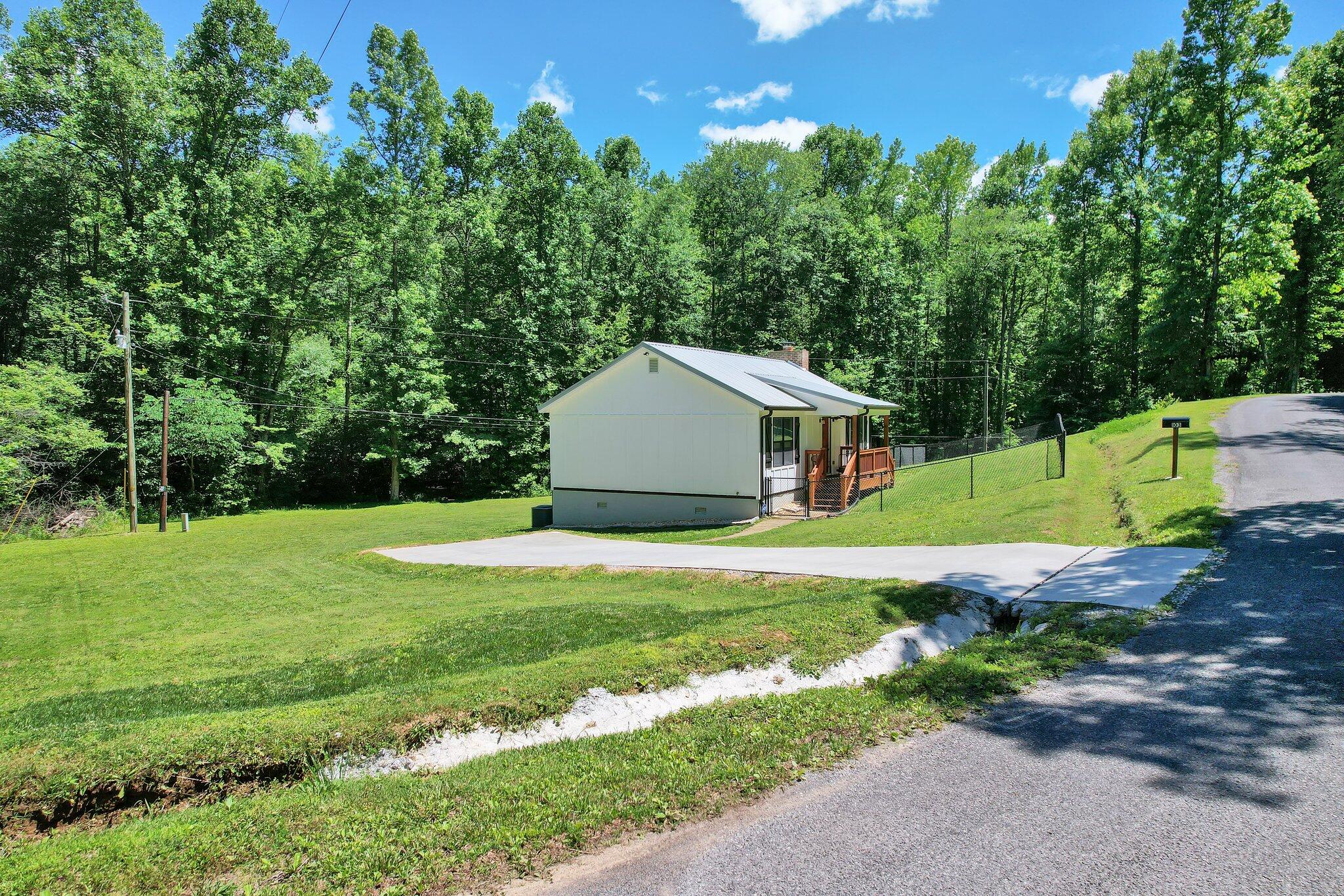 103 Dockery Road Tellico Plains, TN 37385 - Photo 6 of 34 3-web-or-mls-DJI_0374
