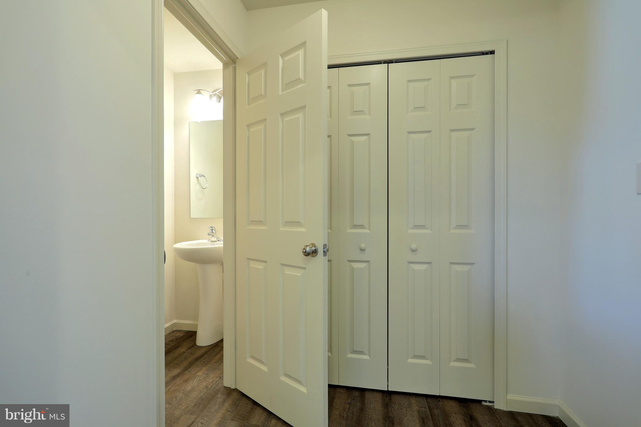 705 Duquesne Road York, PA 17402 - Photo 12 of 29 Gallery Image 12