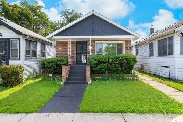 $290,000 | 10205 South Yale Avenue, Chicago, IL 60628