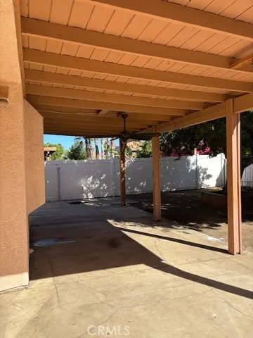 a view of entryway front of a house