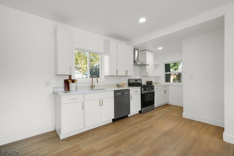 857 Livingston Road Elizabeth, NJ 07208 - Photo 9 of 18 Gallery Image 9