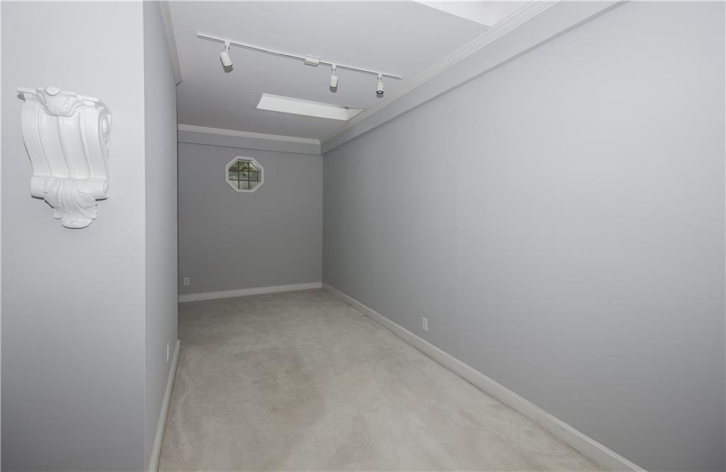 3635 Watson Road Indianapolis, IN 46205 - Photo 8 of 31