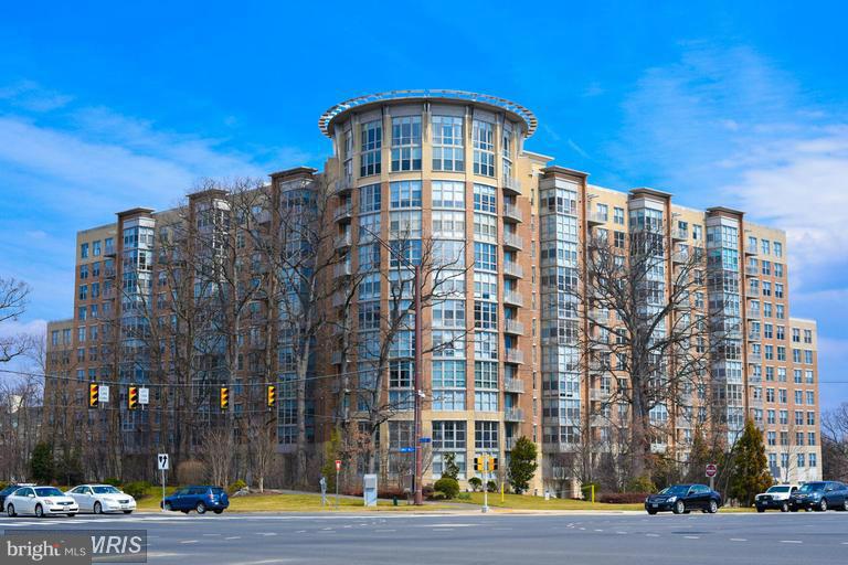 11800 Sunset Hills Road, Unit 517 Reston, VA 20190 - Photo 2 of 29 a front view of a building
