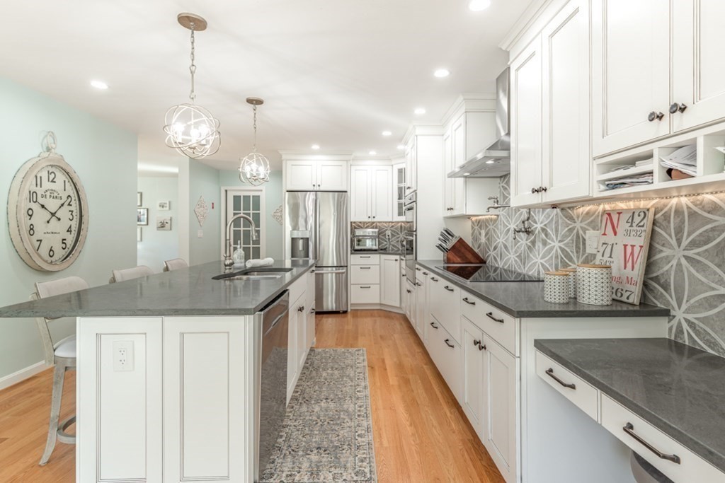 24 Carnation Circle, Unit A Reading, MA 01867 - Photo 9 of 30