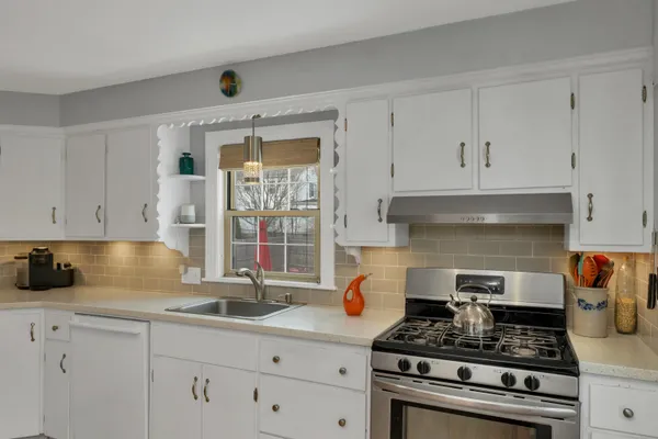 $540,000 | 120 Peak Street, Manchester, NH 03104