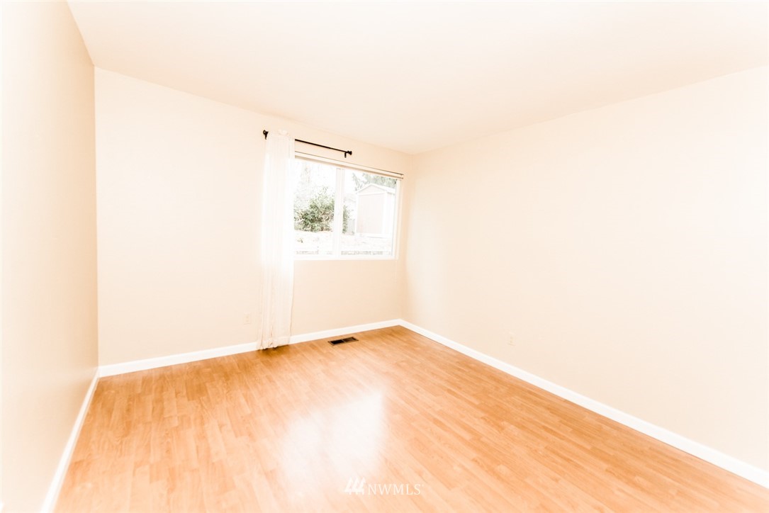17715 Brook Boulevard Bothell, WA 98012 - Photo 12 of 24