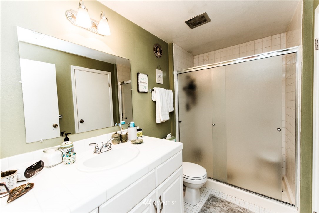 17715 Brook Boulevard Bothell, WA 98012 - Photo 18 of 24