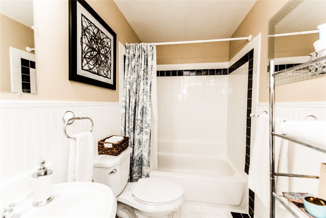17715 Brook Boulevard Bothell, WA 98012 - Photo 9 of 24