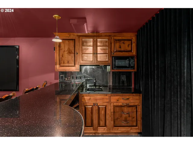 $6,495,500 | 30000 Southwest 35th Drive, Wilsonville, OR 97070