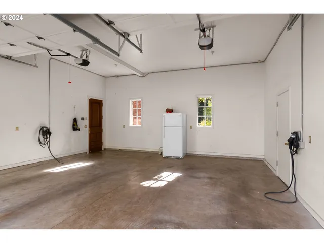 $6,495,500 | 30000 Southwest 35th Drive, Wilsonville, OR 97070