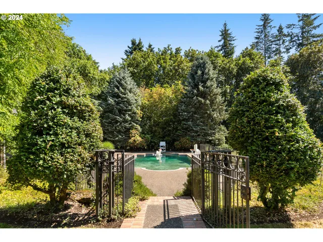 $6,495,500 | 30000 Southwest 35th Drive, Wilsonville, OR 97070