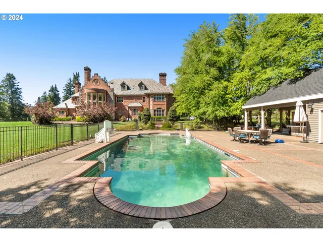 $6,495,500 | 30000 Southwest 35th Drive, Wilsonville, OR 97070