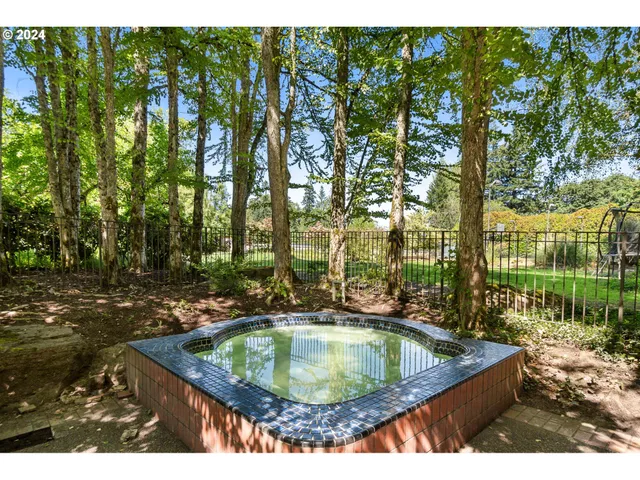 $6,495,500 | 30000 Southwest 35th Drive, Wilsonville, OR 97070