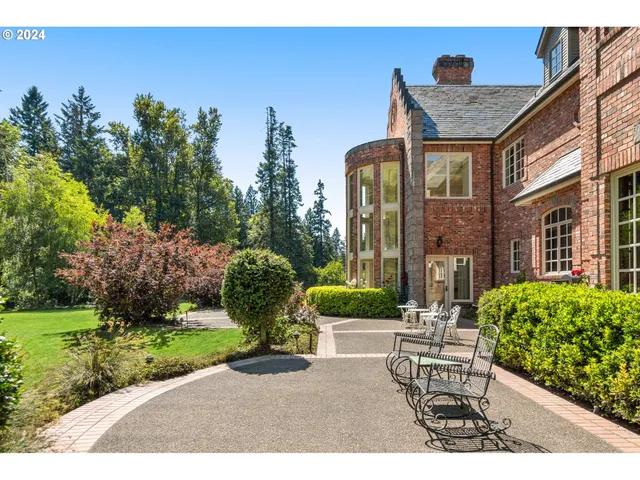 $6,495,500 | 30000 Southwest 35th Drive, Wilsonville, OR 97070