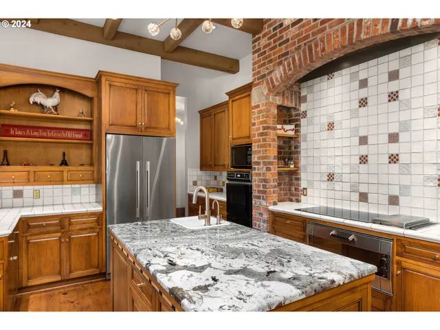 $6,495,500 | 30000 Southwest 35th Drive, Wilsonville, OR 97070