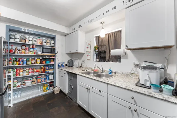 $1,499,000 | 489 East 55th Street, Long Beach, CA 90805