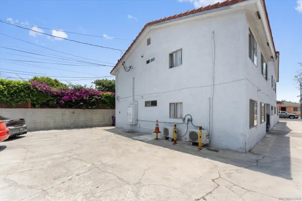 $1,499,000 | 489 East 55th Street, Long Beach, CA 90805