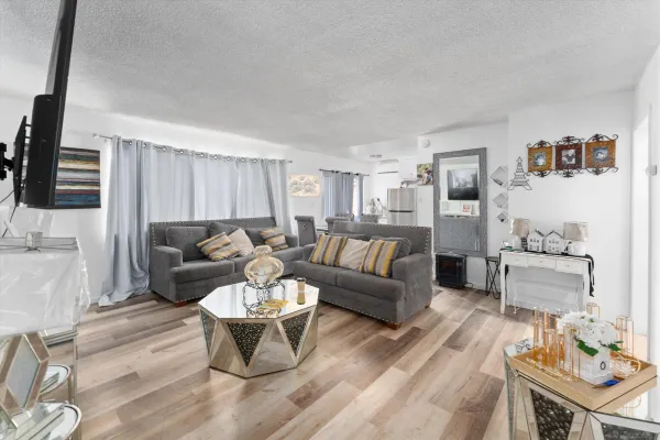 $1,499,000 | 489 East 55th Street, Long Beach, CA 90805