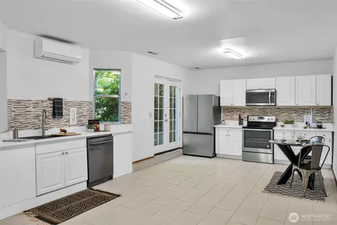 $1,499,000 | 16808 119th Place Northeast, Bothell, WA 98011