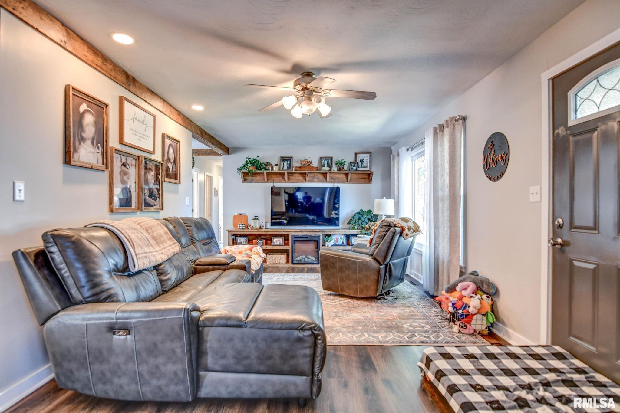 1910 South Marca Avenue Decatur, IL 62521 - Photo 4 of 29