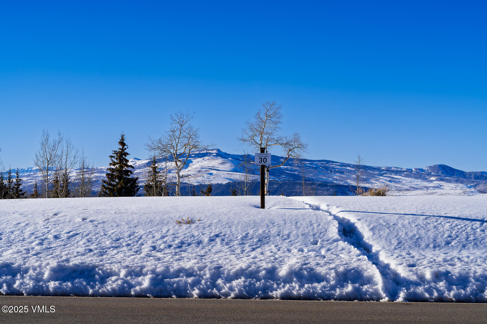 72 Martingale Lane Edwards, CO 81632 - Photo 3 of 52 a view of a very nice looking room