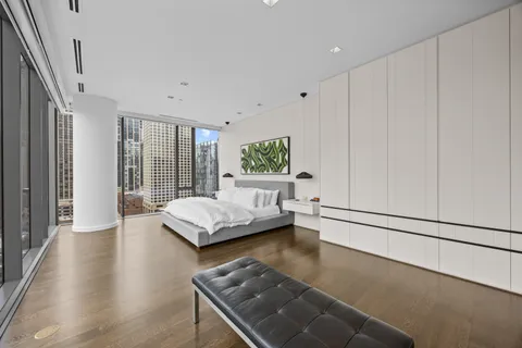 $3,890,000 | 4 East Elm Street, Unit 12S, Chicago, IL 60611