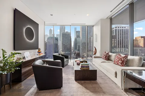 $3,890,000 | 4 East Elm Street, Unit 12S, Chicago, IL 60611