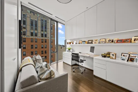 $3,890,000 | 4 East Elm Street, Unit 12S, Chicago, IL 60611