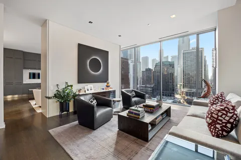 $3,890,000 | 4 East Elm Street, Unit 12S, Chicago, IL 60611