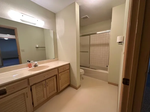 $470,000 | 2721 30th Avenue South, Fargo, ND 58103